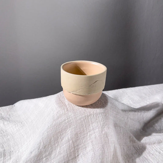 DEEP BLACK Cappuccino Cup in color Bisou
