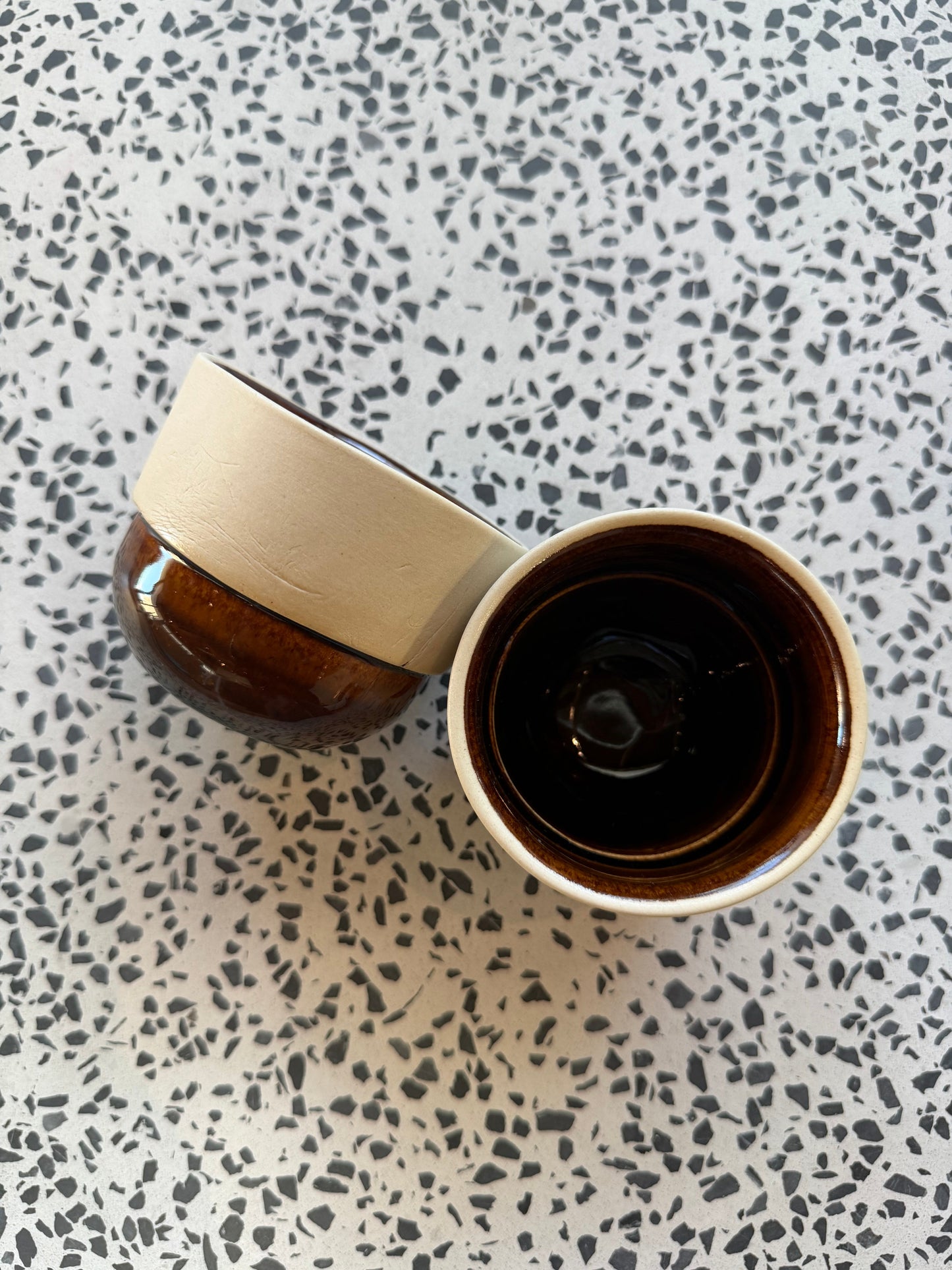 DEEP BLACK Cappuccino Cup in color Sangre