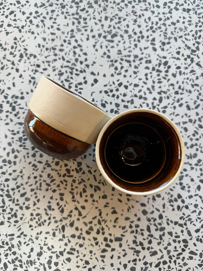 DEEP BLACK Cappuccino Cup in color Sangre