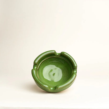 DEEP BLACK Retro Ceramic Ashtray in color Monstera